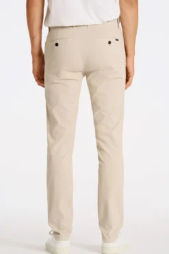 Chinos