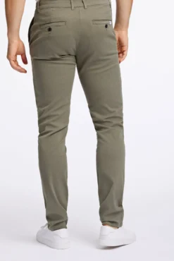 Chinos