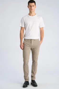 Chinos