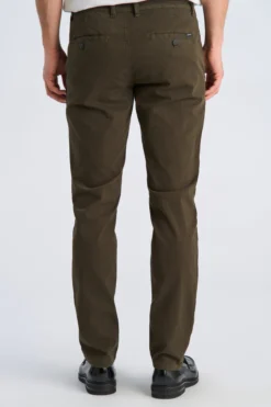 Chinos