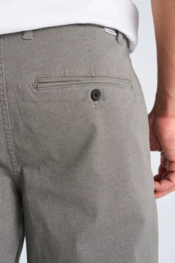 Chinos