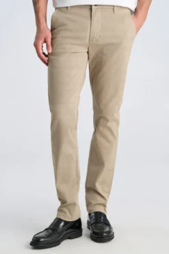 Chinos