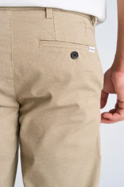 Chinos