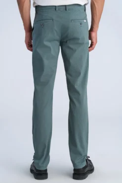 Chinos