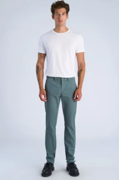 Chinos