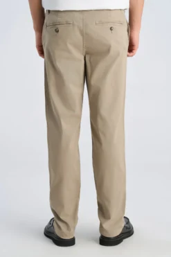Chinos