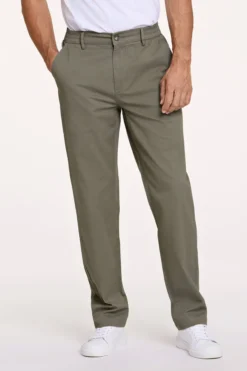 Chinos