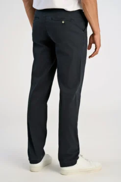 Chinos