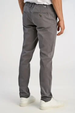 Chinos