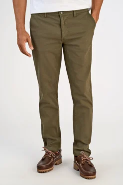 Chinos