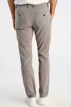 Chinos