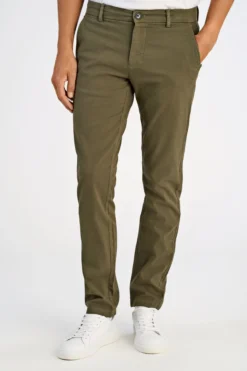 Chinos