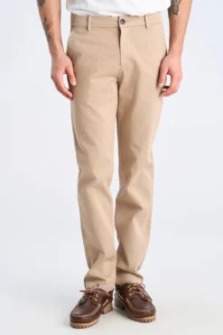 Chinos