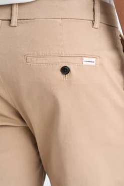 Chinos
