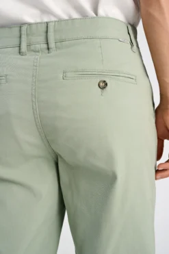 Chinos