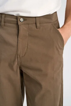 Chinos