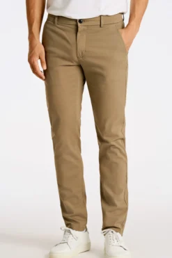 Chinos