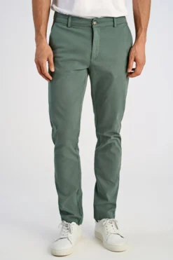 Chinos