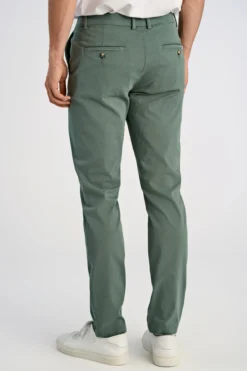 Chinos