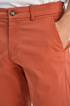 Chinos