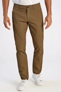 Chinos