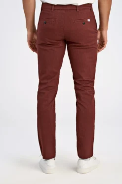 Chinos