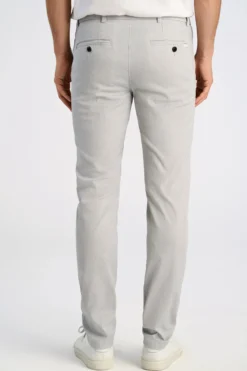 Chinos