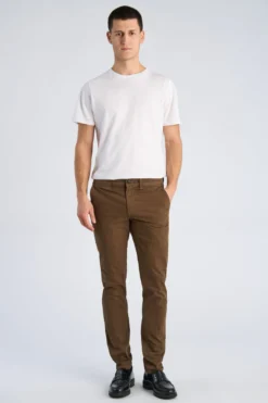 Chinos